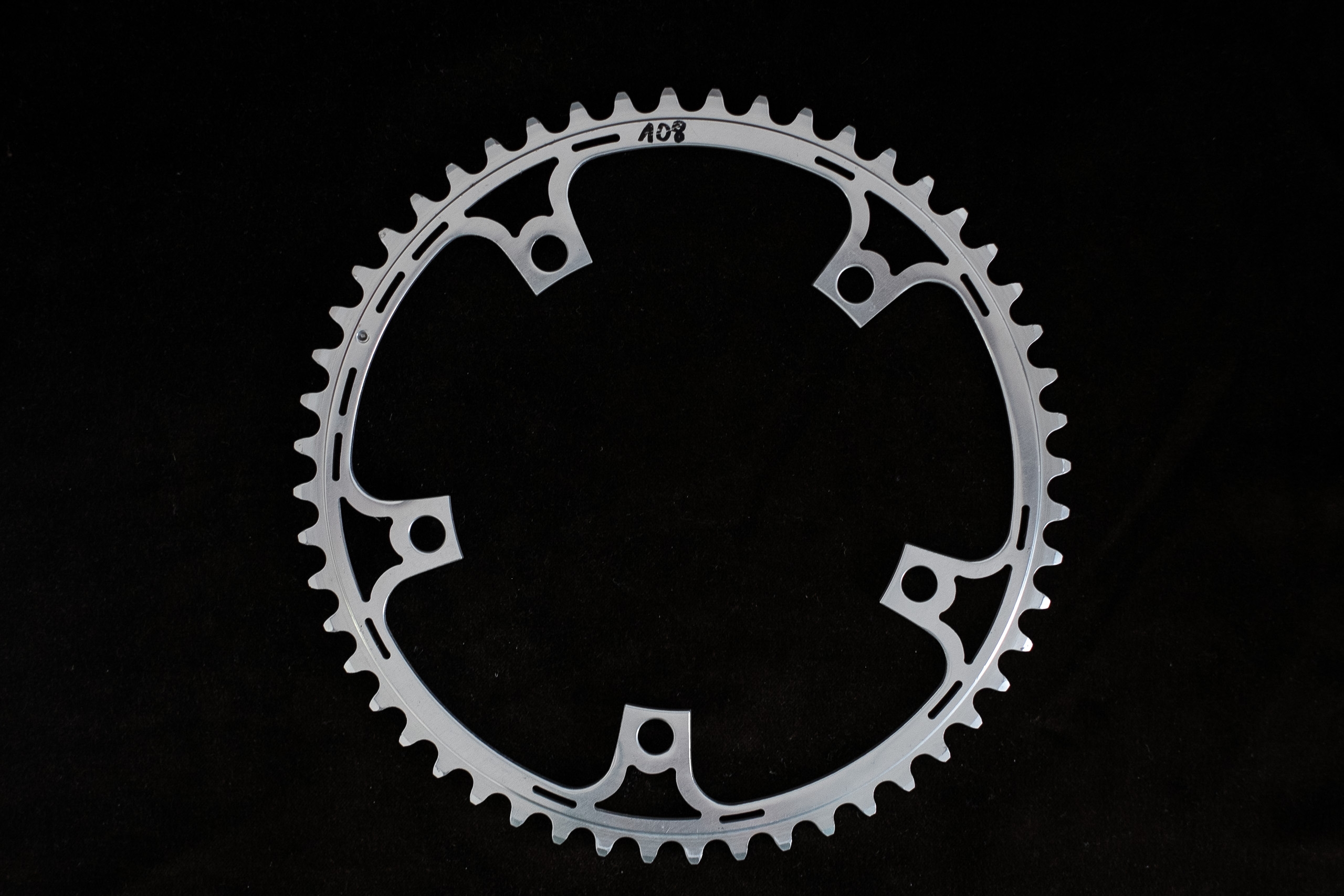 Pantografiertes Campagnolo Somec Kettenblatt / Chainring 144 LK 52 Zähne